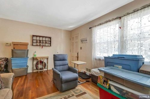 68 Pershing Ave, Ridgewood, NJ 07450-3909