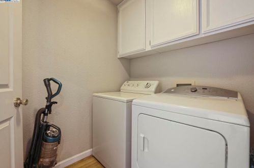 8028 Bridgeburn Ct, Elk Grove, CA 95758-6601
