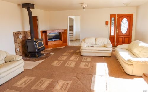 1800 Sanford Rnch Rd, Ukiah CA 95482-5299 exterior