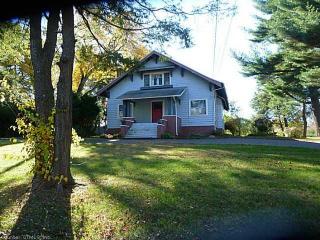 1427 Poquonock Ave, Windsor CT  06095-1619 exterior