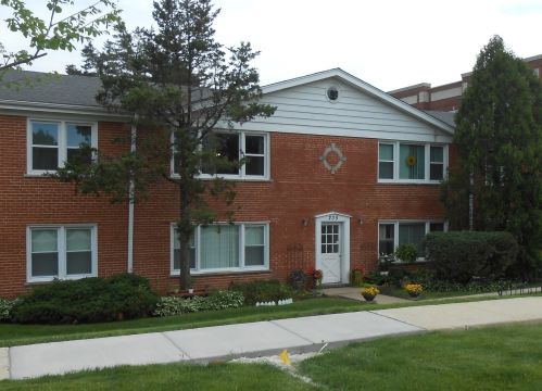 235 Johnson St, Palatine, IL 60067-6166