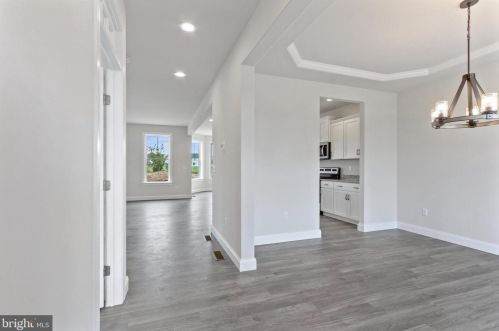 3835 Country Dr, York, PA 17315-3515