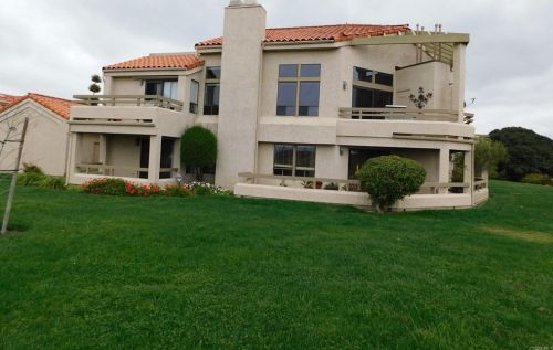 1926 Swallow Ln, Carlsbad, CA 92009-4138