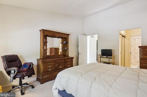 4 Casino Ct, Silver Spring MD 20906-5953 exterior