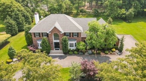 4 Jenna Ct, Scotch Plains, NJ 07076-3413