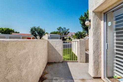1662 Fairway Cir, Palm Springs, CA 92264-3864