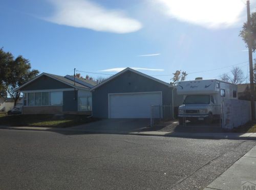 1601 Englewood Dr, Pueblo, CO 81005-2234