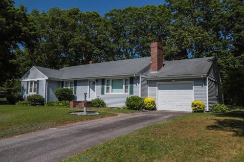 17 Memory Ln, Westerly, RI 02891-2620