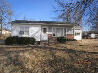 2906 P St, Miami, OK 74354-2227