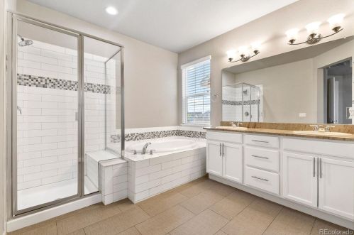 6632 Muscadine Ct, Denver CO  80016 exterior