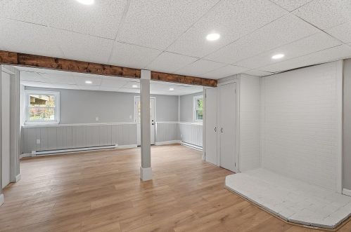 23 Floyd Rd, Derry NH  03038-4822 exterior
