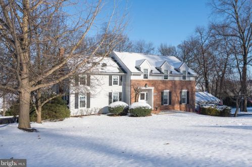 5423 Ridge View Dr, Gap, PA