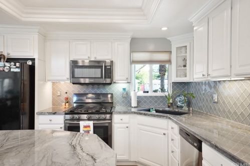 260 Brookside Ct, Anaheim CA  92808-1204 exterior