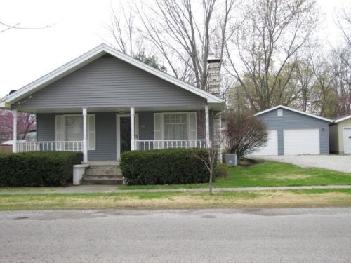 417 Jefferson St, Salem, IL 62881-2923