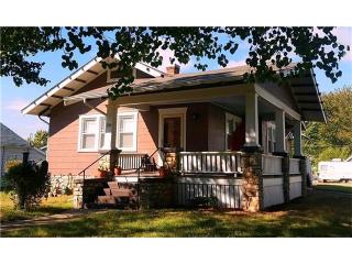 121 1st Ave, Garnett, KS 66032-1108