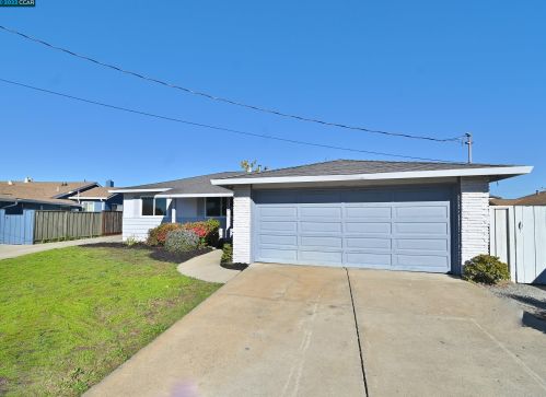 28070 Hesse Dr, Hayward, CA 94545-4938