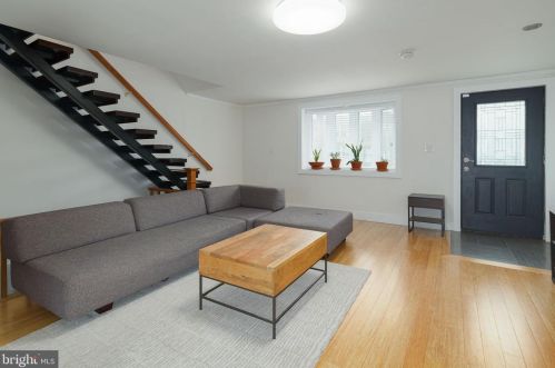 2715 Dudley St, Philadelphia, PA 19145-2505