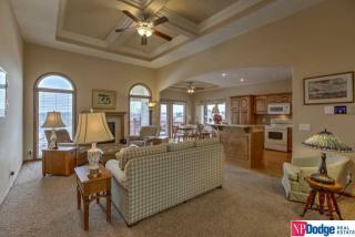 1009 Jacqueline Dr, Omaha, NE 68046-2964
