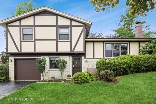 1585 Colorado Ln, Elk Grove Vlg, IL 60007-2807