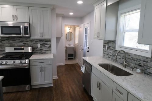 813 Mercury Dr, Atlanta GA  30331-3321 exterior