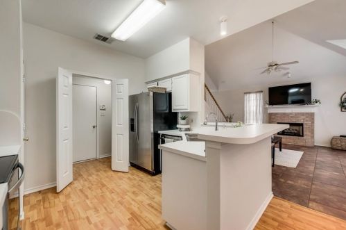 2225 Chapman Dr, Carrollton TX 75010-4154 exterior