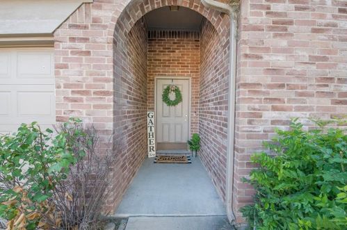 6344 Bay Lake Dr, Fort Worth TX  76179-4185 exterior