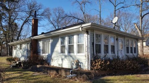 39450 Woodland Ave, Antioch, IL 60002-8428