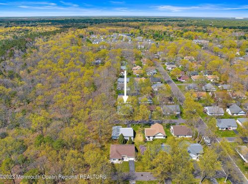 519 Petunia Ln, Lakehurst, NJ 08759-4319
