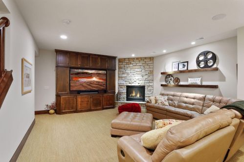 2165 Charlton Rd, Saint Paul MN  55118-4738 exterior