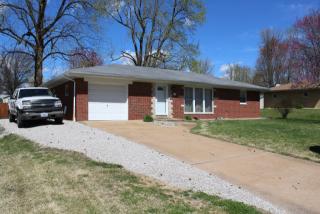 105 Chadwick Dr, Belleville, IL 62223-3605