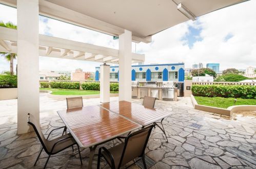 600 Queen St, Honolulu HI 96813-5115 exterior