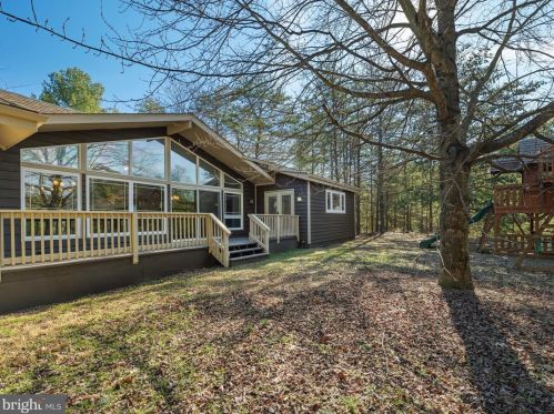 26 Pathfinder Ln, Hedgesville, WV 25427-5998