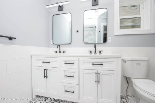 22 High St, Tinton Falls NJ  07724-3451 exterior