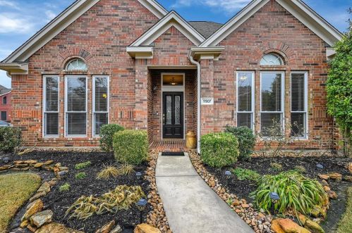 11907 Canyon Timbers Dr, Tomball, TX 77377-7617