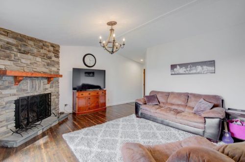 5425 Bluesky Dr, Cincinnati, OH 45247-6443