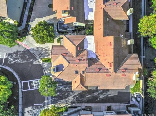 571 Glenhurst Dr, Anaheim CA  92808-1927 exterior