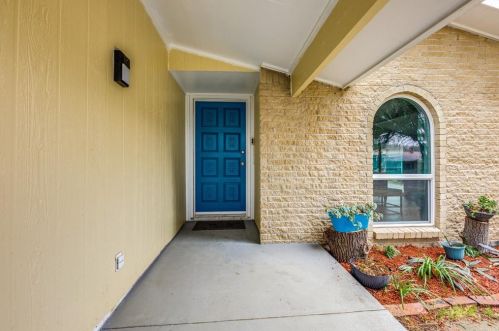 2809 Emberwood Dr, Garland, TX 75043-6051