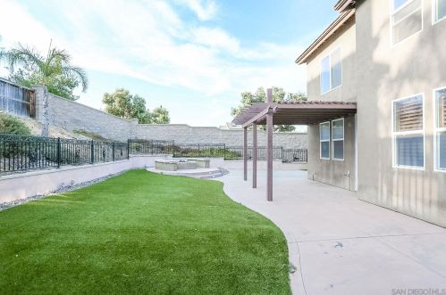 1728 Picket Fence Dr, Chula Vista CA  91915-1858 exterior