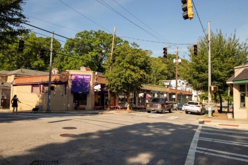 1332 Hooper Ave, Atlanta GA  30307-2014 exterior