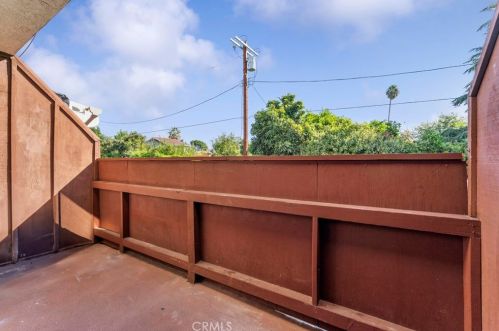 7320 Lennox Ave, Van Nuys CA  91405-2339 exterior