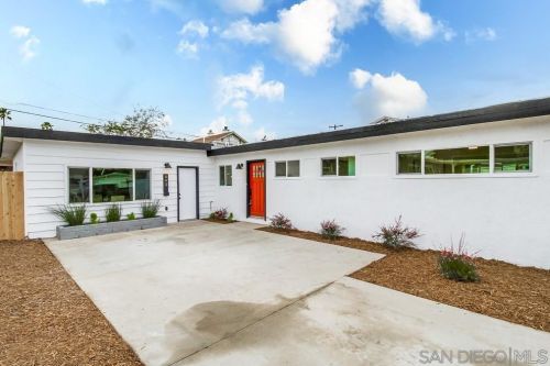 843 Valley Village Dr, El Cajon, CA 92021-4615