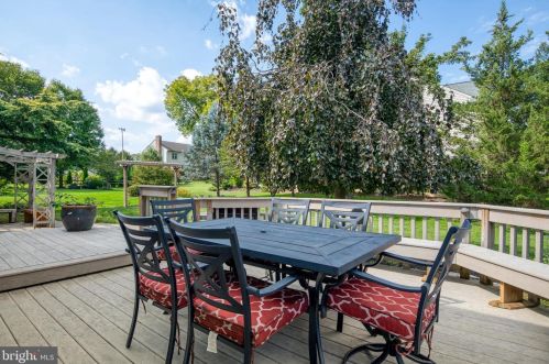 1827 Krystle Dr, Lancaster PA  17602-4149 exterior