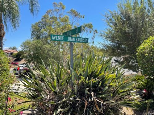 5780 Avenue Juan Bautista, Riverside CA  92509-6405 exterior