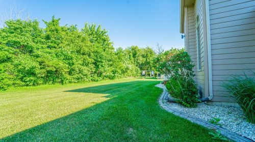 10649 Erie Dr, Crown Point, IN 46307-9488