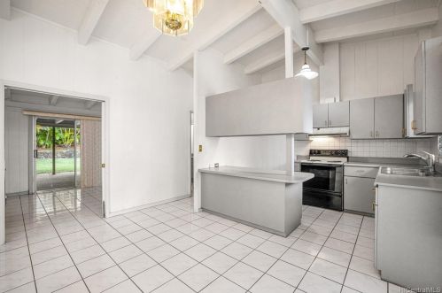 765 Aipo St, Honolulu HI  96825-2525 exterior