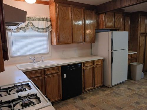 1220 San Felipe St, Angleton TX 77515-5405 exterior