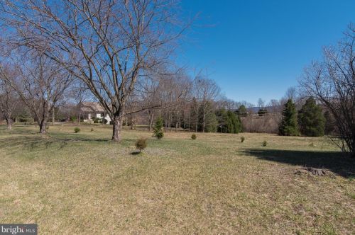 80 Quinn Lea Rd, Harpers Ferry WV 25425-5372 exterior