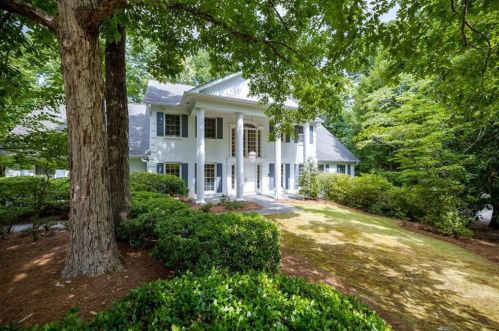 4 Bentley Trace Mnr, Atlanta, GA 30327-4248