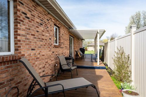 9146 Fidelis Dr, Cincinnati OH 45242-7431 exterior