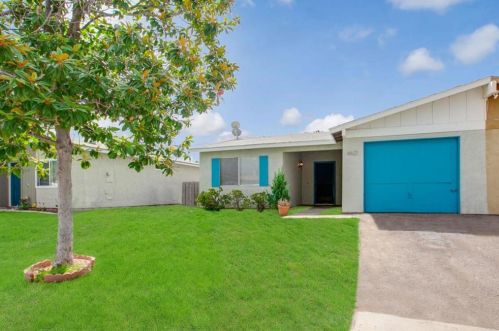 4621 Calle Del Palo, Oceanside CA  92057-5217 exterior